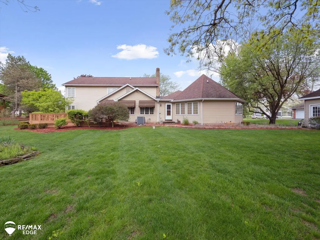 9705 Burning Tree Drive Grand Blanc Charter Township MI 48439
