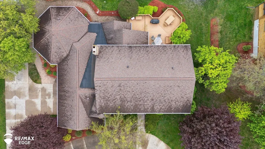 9705 Burning Tree Drive Grand Blanc Charter Township MI 48439