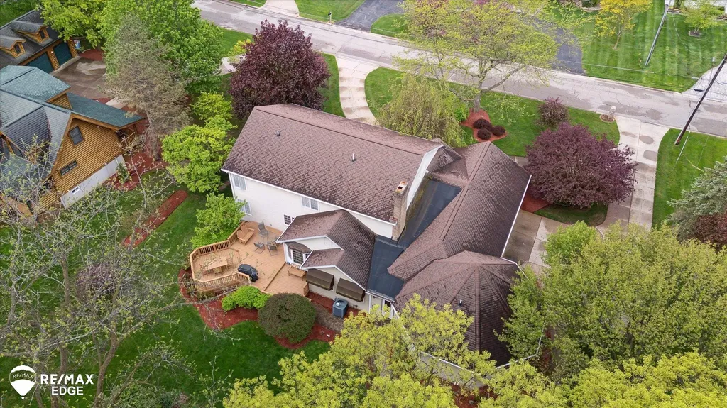 9705 Burning Tree Drive Grand Blanc Charter Township MI 48439