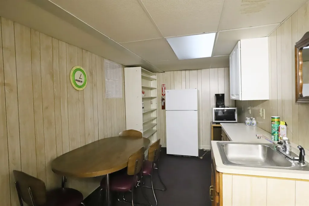 1134 S Linden Road Flint Charter Township MI 48532