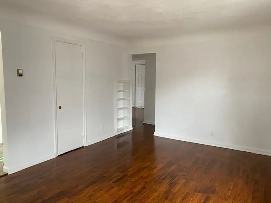 960 Salisbury Avenue Flint Charter Township MI 48532