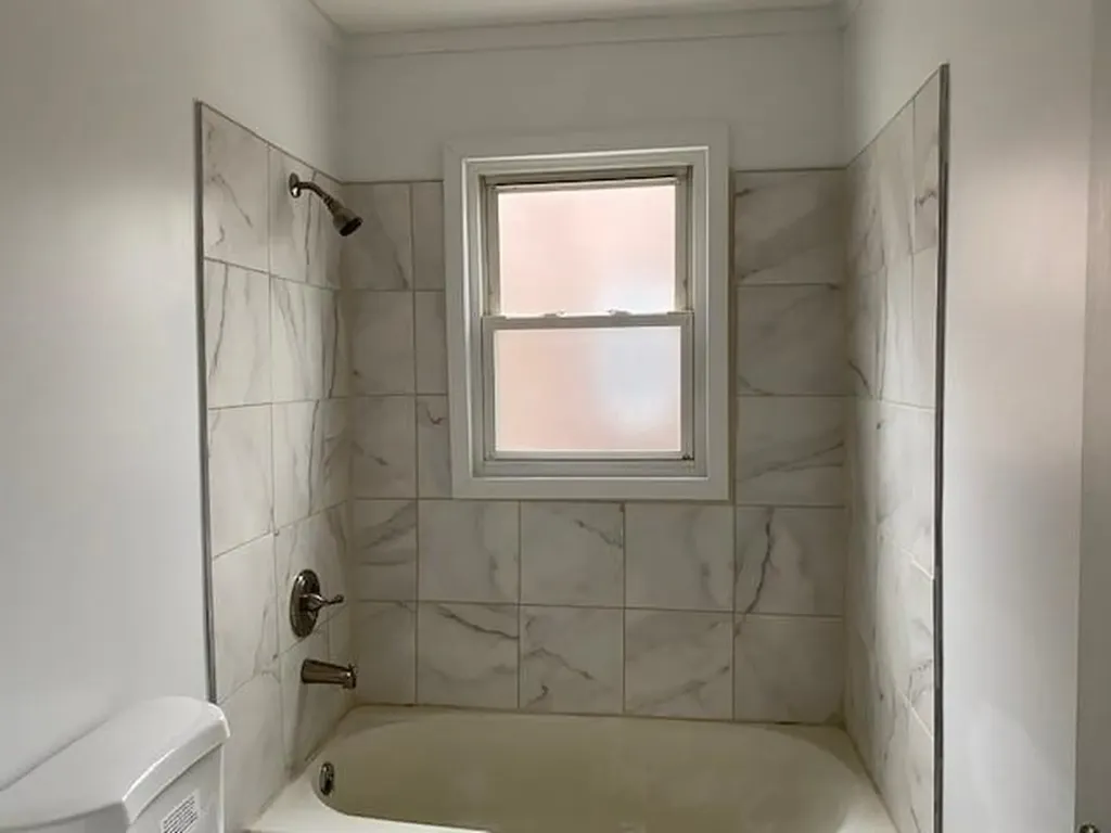 960 Salisbury Avenue Flint Charter Township MI 48532