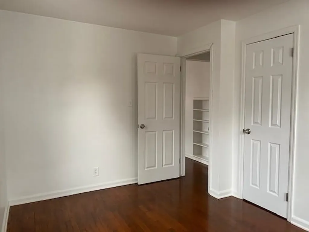 960 Salisbury Avenue Flint Charter Township MI 48532