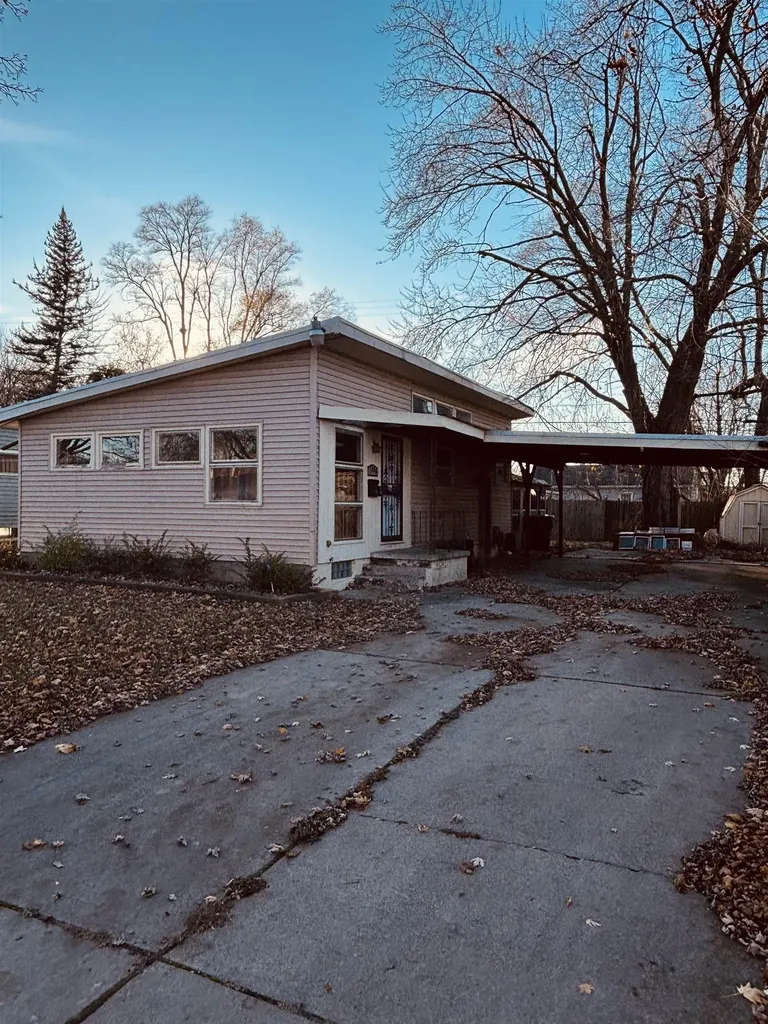 1856 Tebo Street Flint City MI 48503
