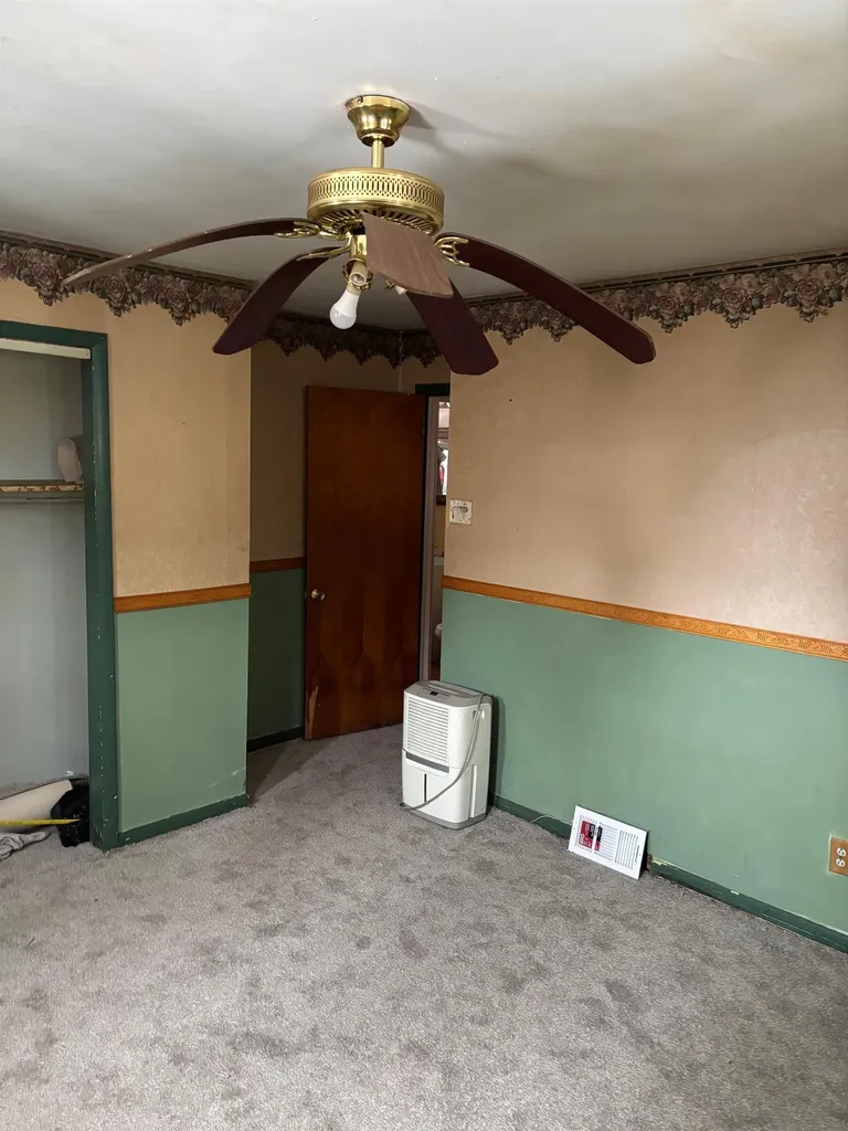 1856 Tebo Street Flint City MI 48503