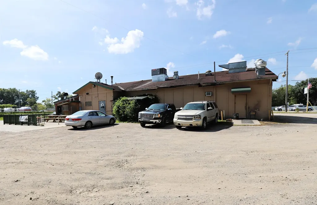 13508 N Saginaw Road Vienna Charter Township MI 48420