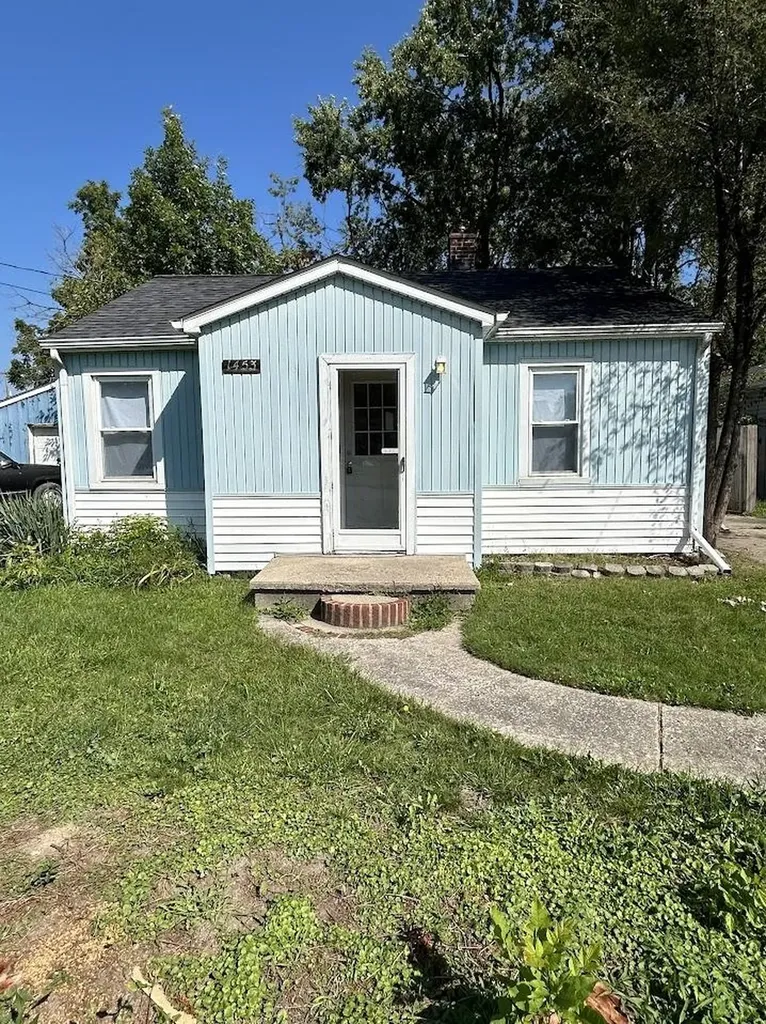 1453 Carman Street Burton City MI 48529
