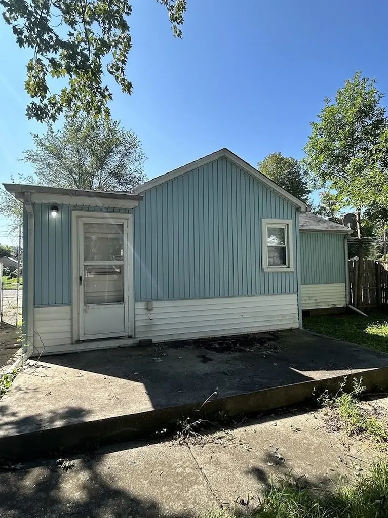 1453 Carman Street Burton City MI 48529