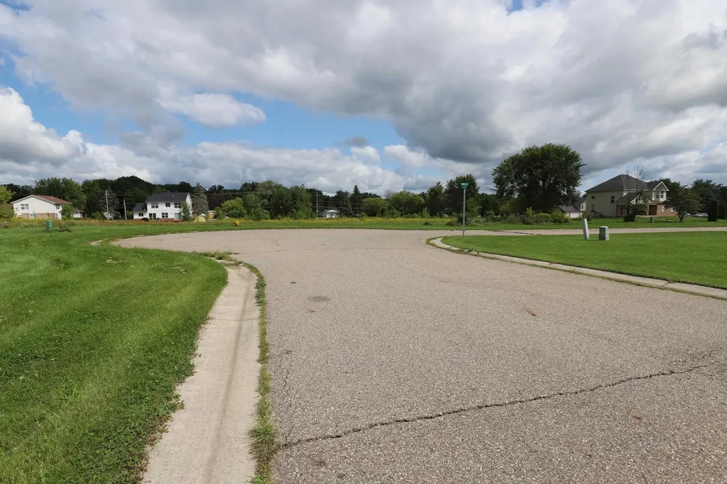 Country Ridge Trail Flint Charter Township MI 48532
