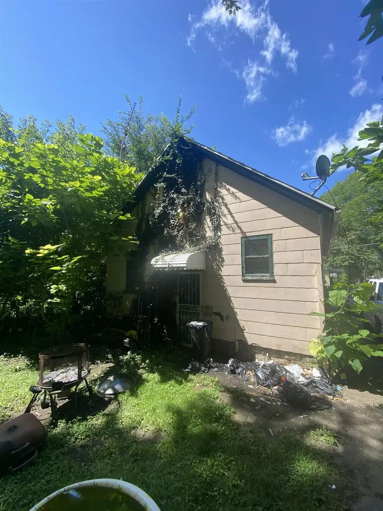 1318 Cronk Avenue Flint City MI 48506