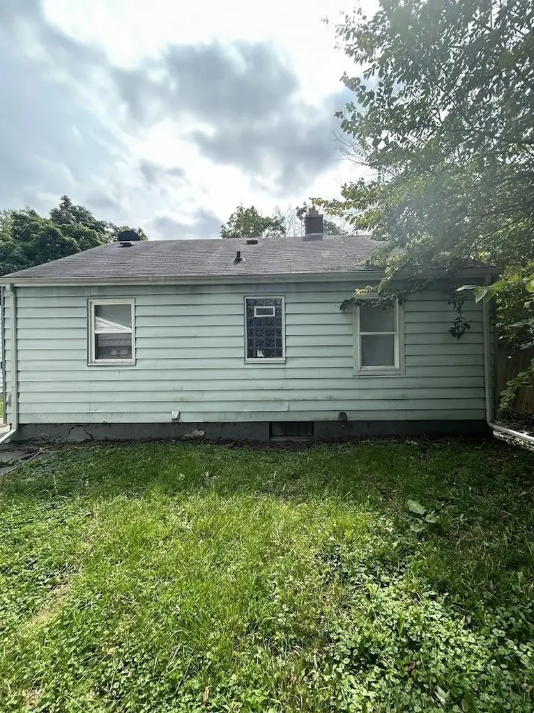 2301 Missouri Avenue Flint City MI 48506