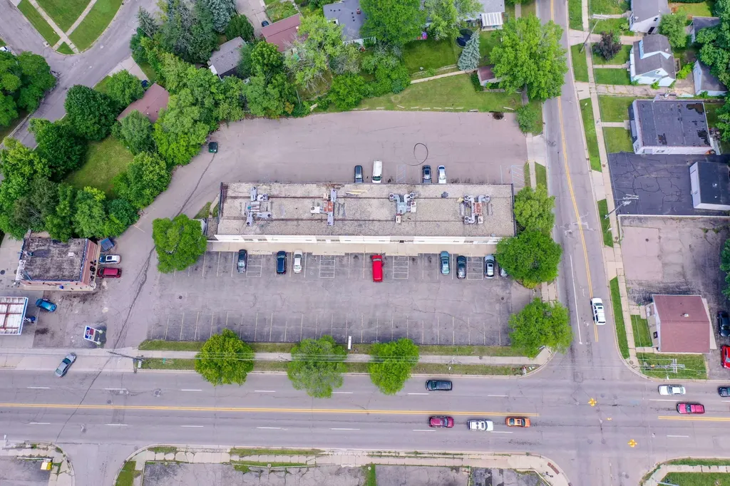 2710 W Court Street Flint City MI 48503