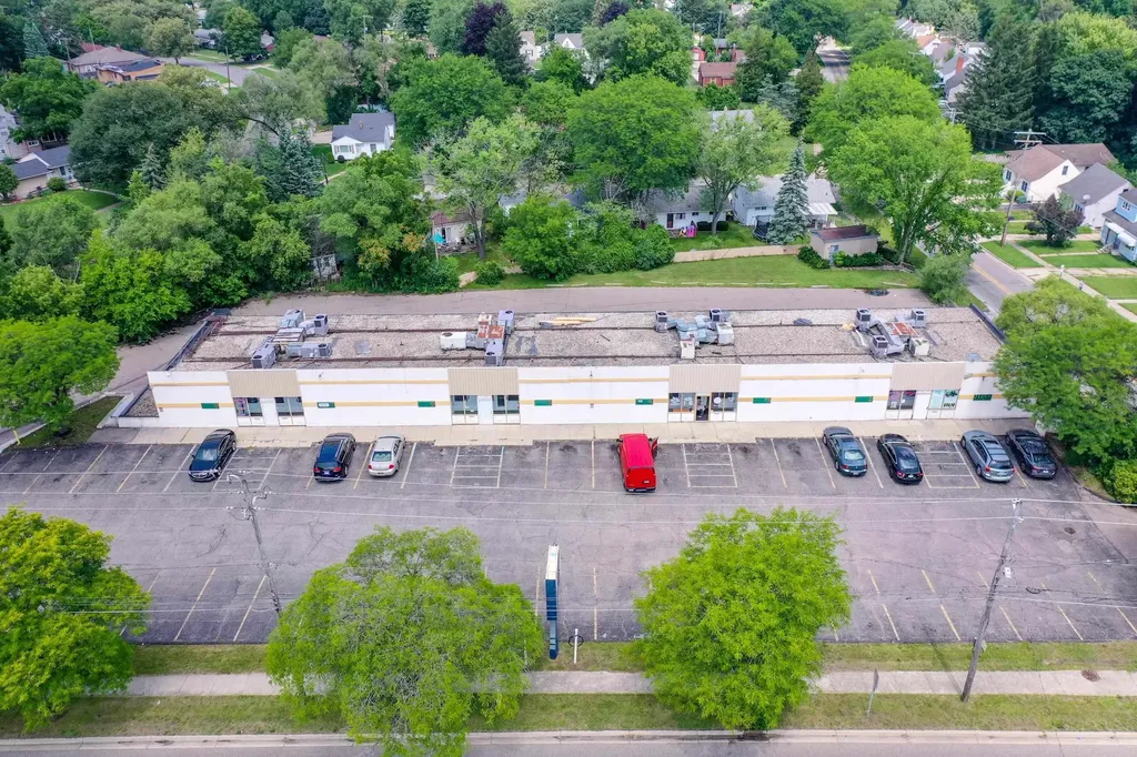 2710 W Court Street Flint City MI 48503