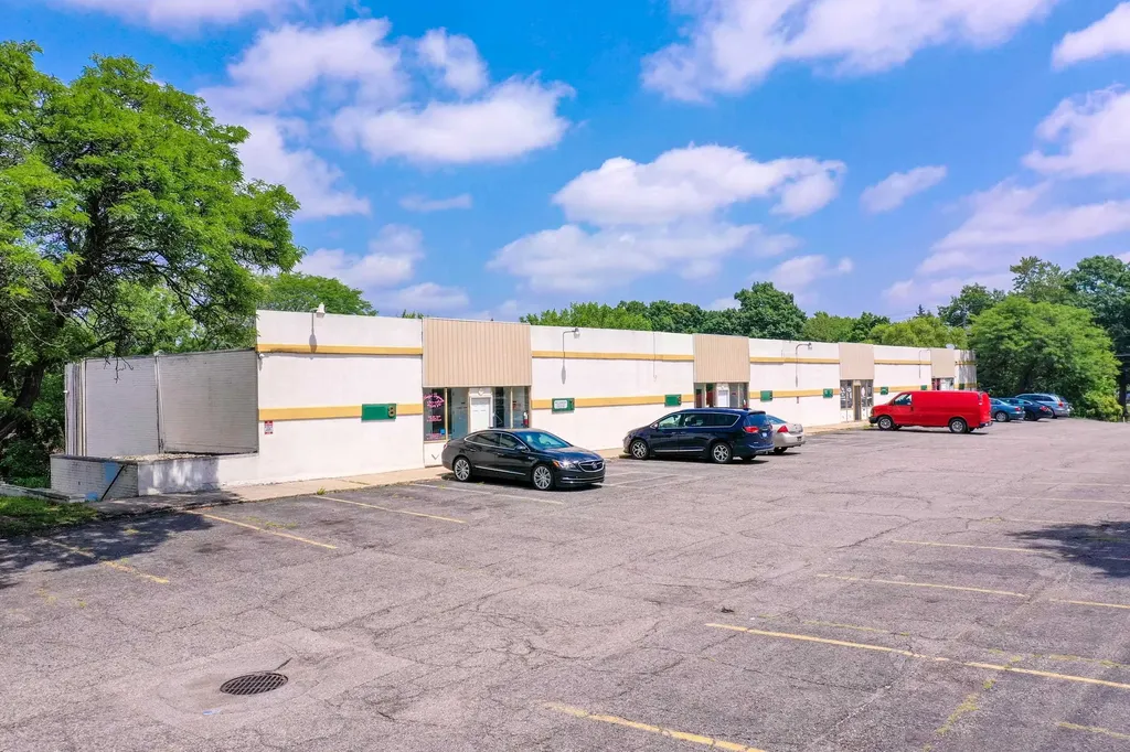 2710 W Court Street Flint City MI 48503