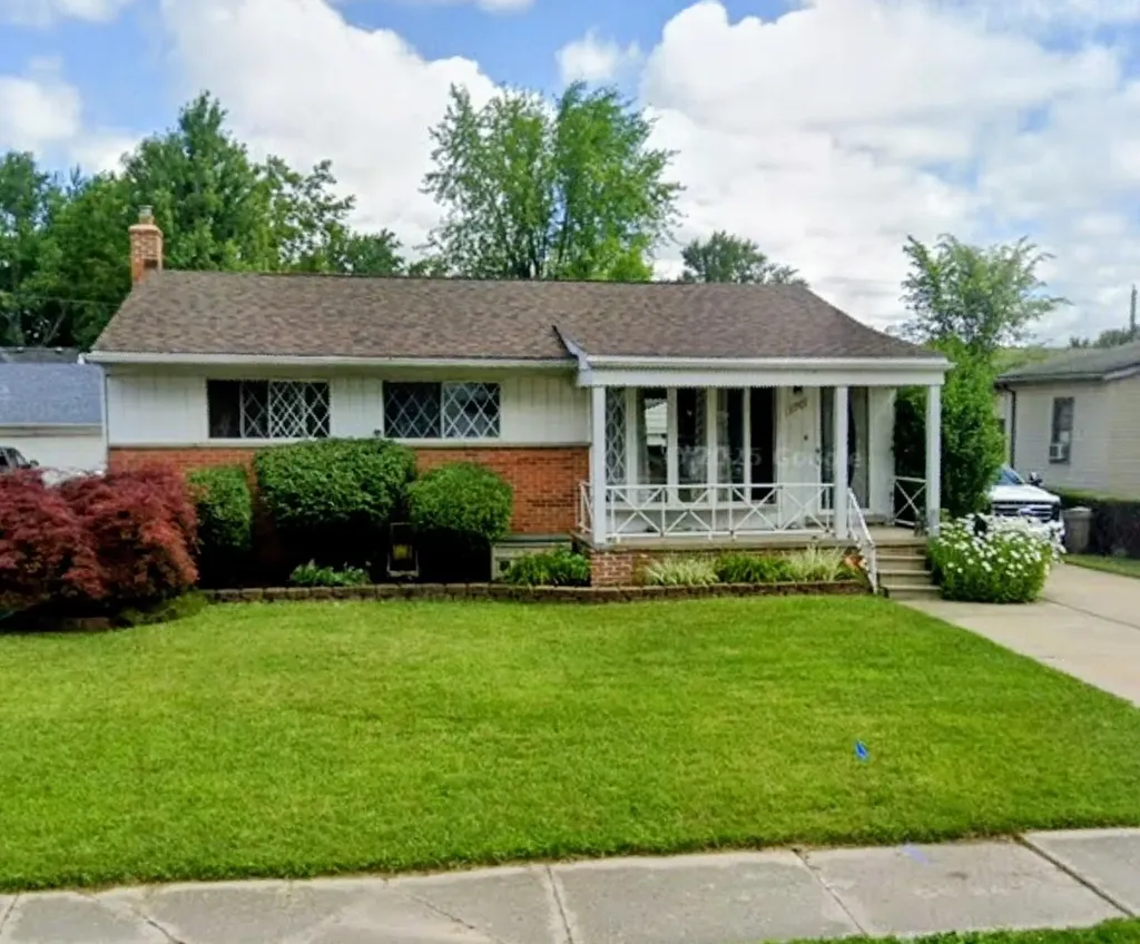 31764 Brown Street Garden City City MI 48135