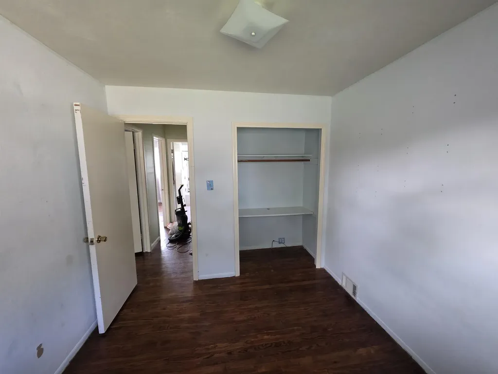 31764 Brown Street Garden City City MI 48135