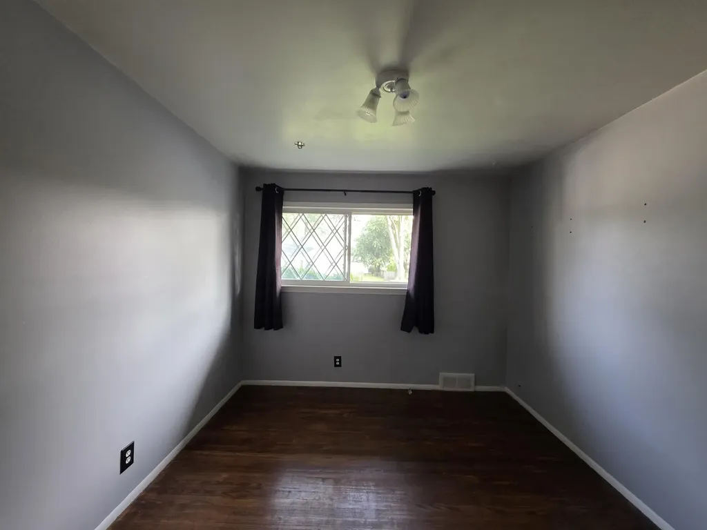 31764 Brown Street Garden City City MI 48135