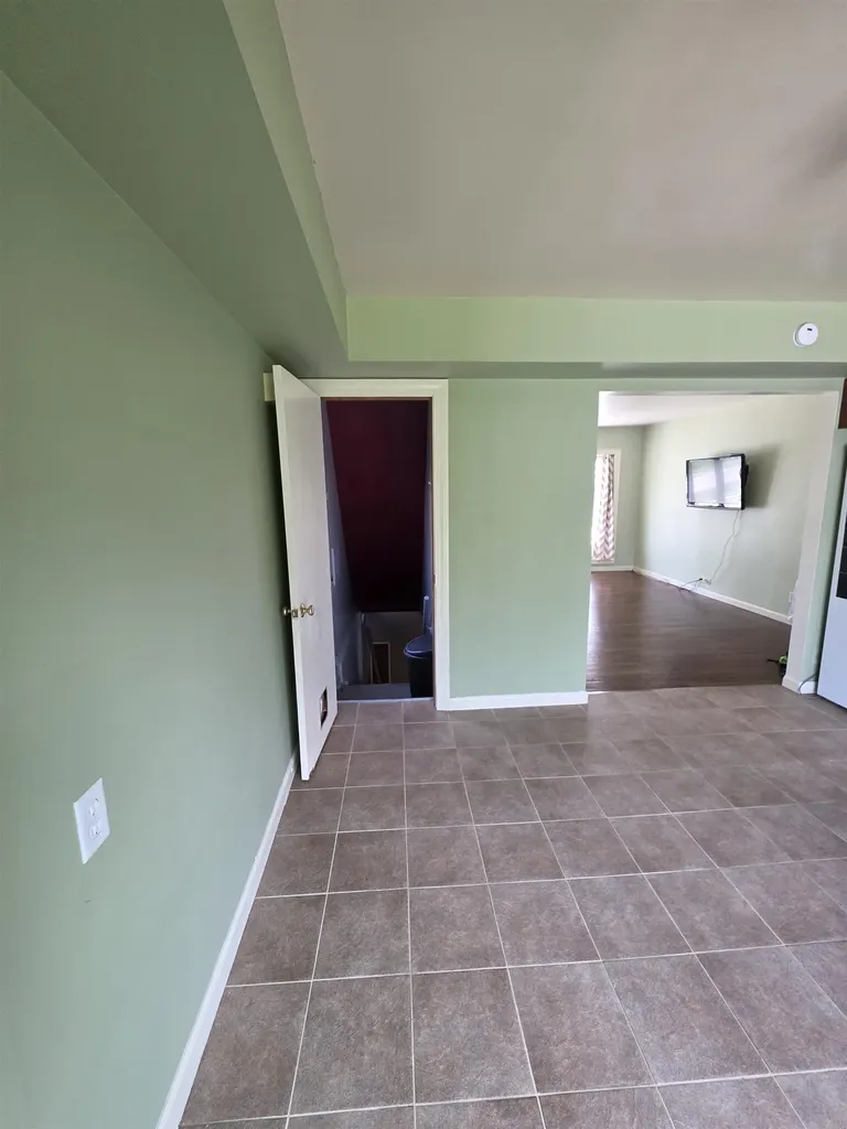31764 Brown Street Garden City City MI 48135