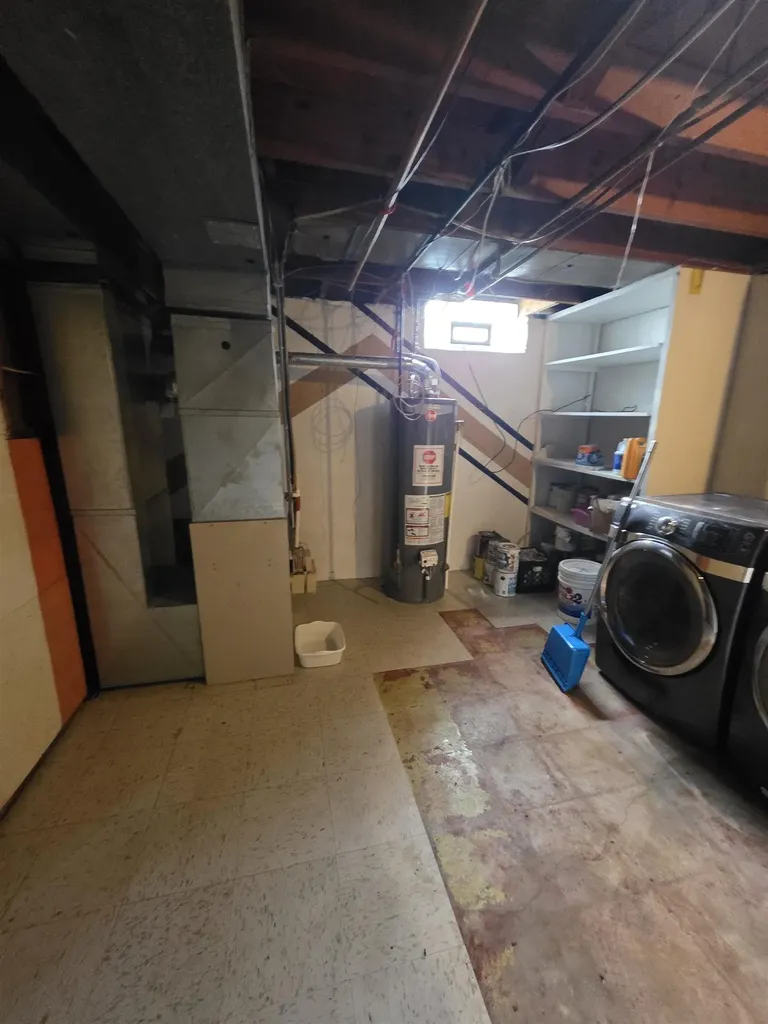 31764 Brown Street Garden City City MI 48135