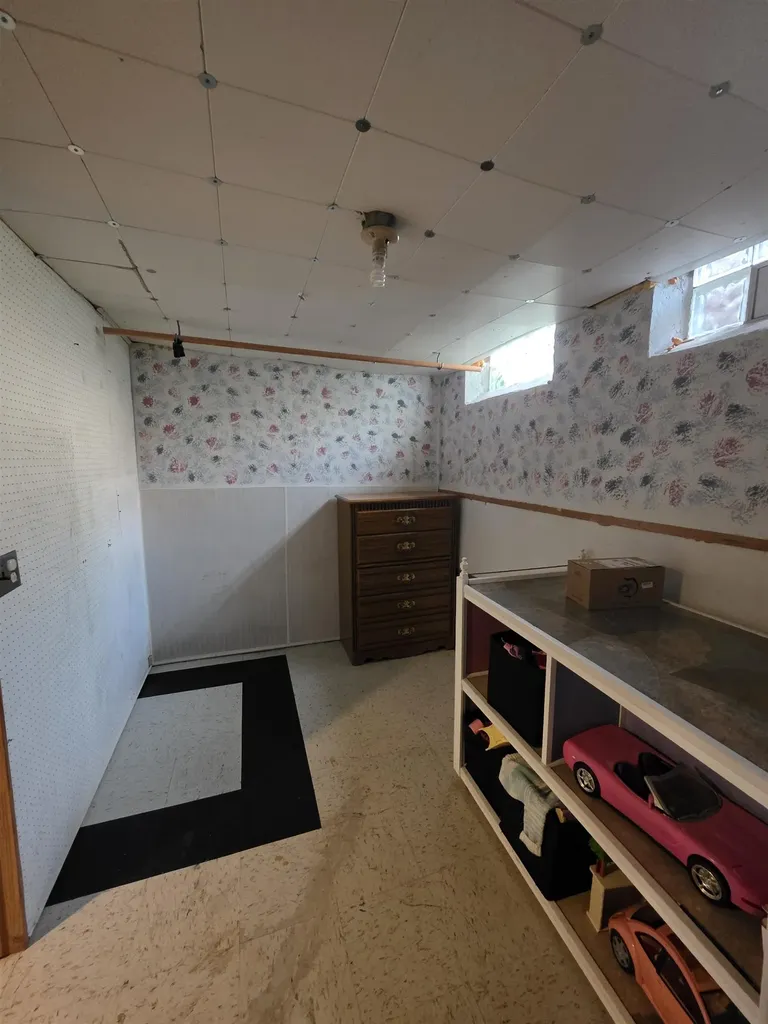 31764 Brown Street Garden City City MI 48135
