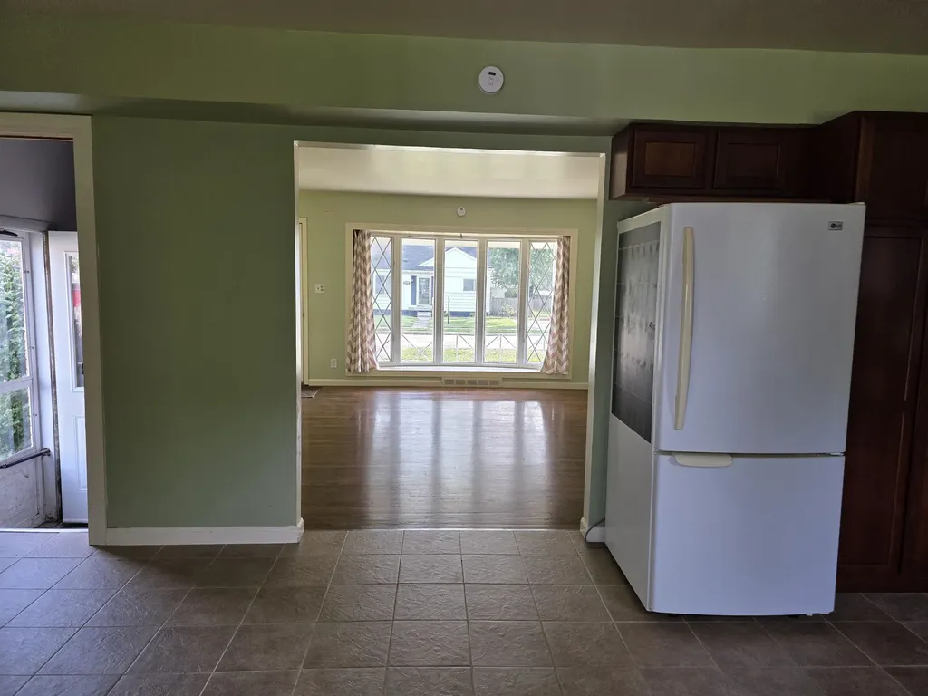 31764 Brown Street Garden City City MI 48135