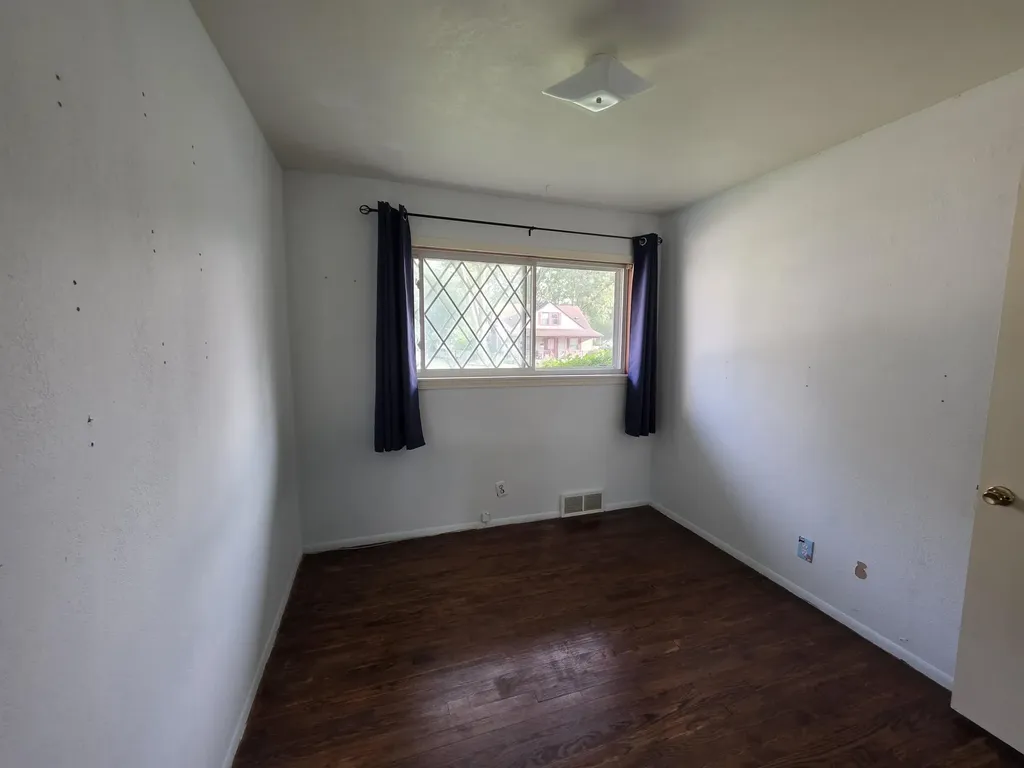 31764 Brown Street Garden City City MI 48135