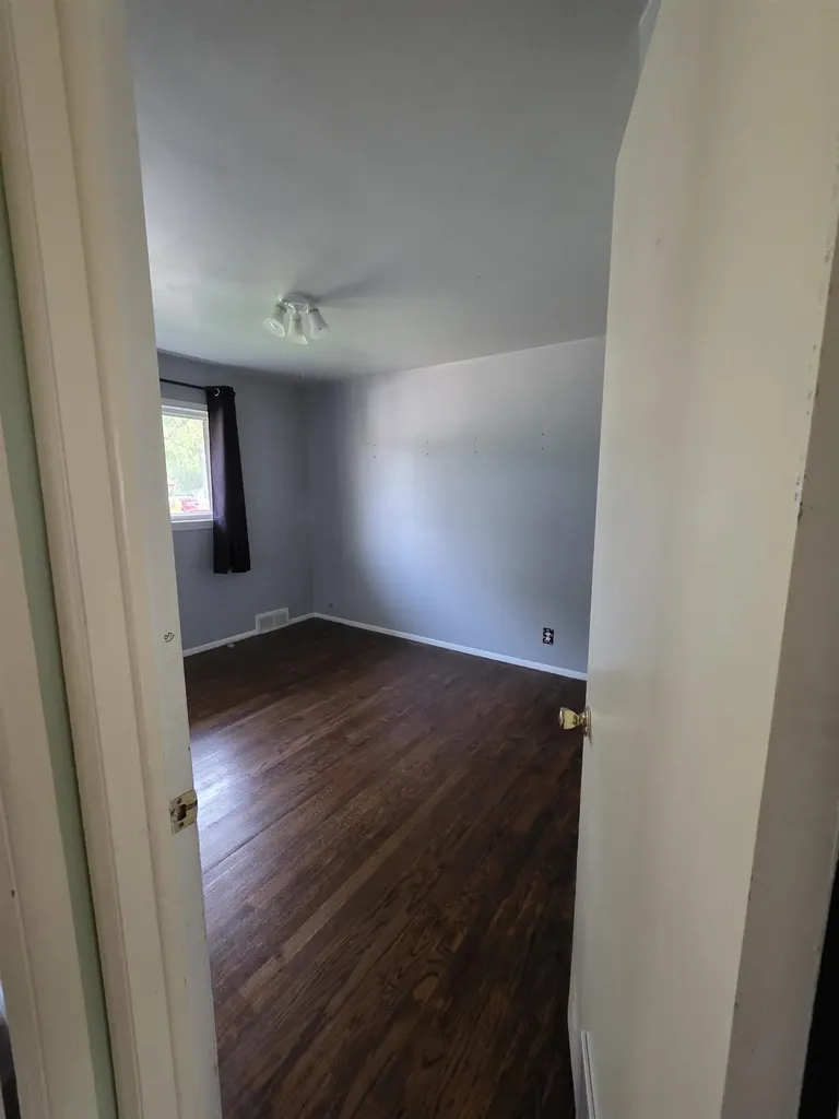 31764 Brown Street Garden City City MI 48135