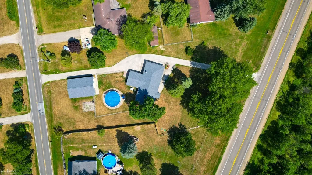 6121 E M 71 Highway Vernon Township MI 48817