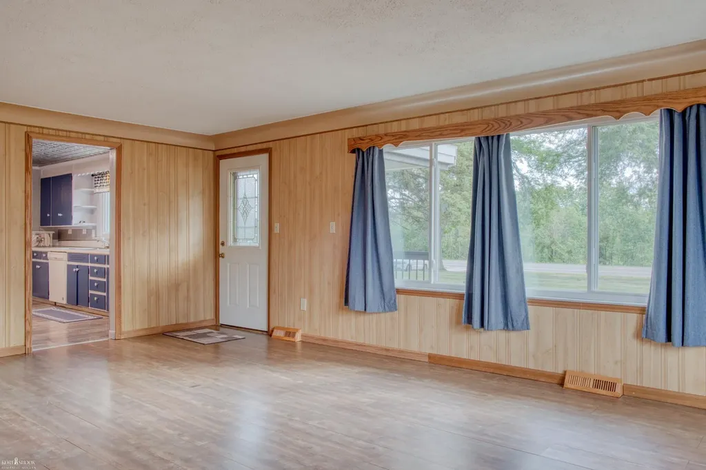 6121 E M 71 Highway Vernon Township MI 48817