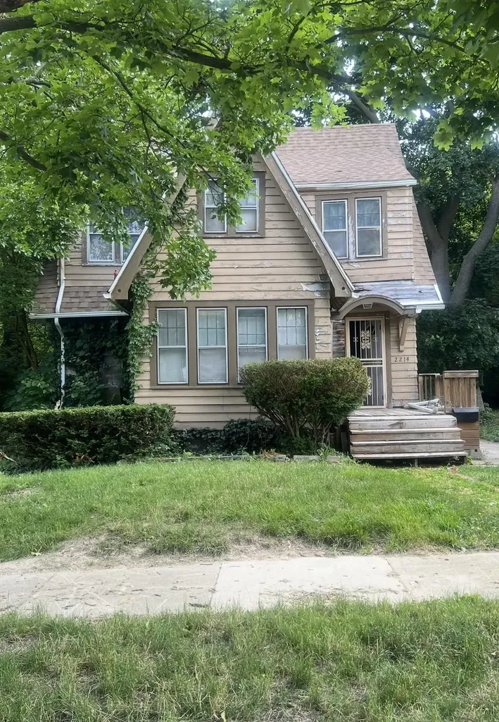 2214 Iroquois Avenue Flint City MI 48503
