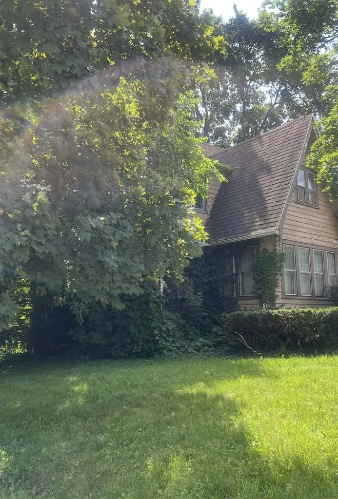 2214 Iroquois Avenue Flint City MI 48503