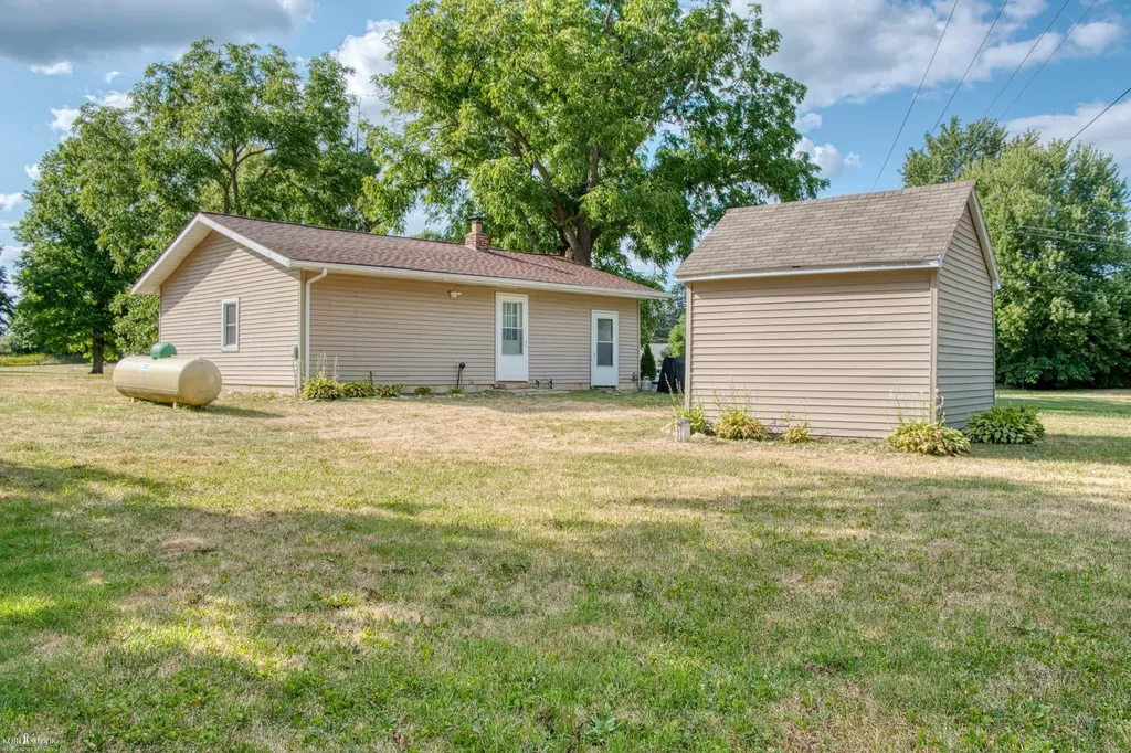 4802 & 4802 1/2 Mill Road Shiawassee Township MI 48414