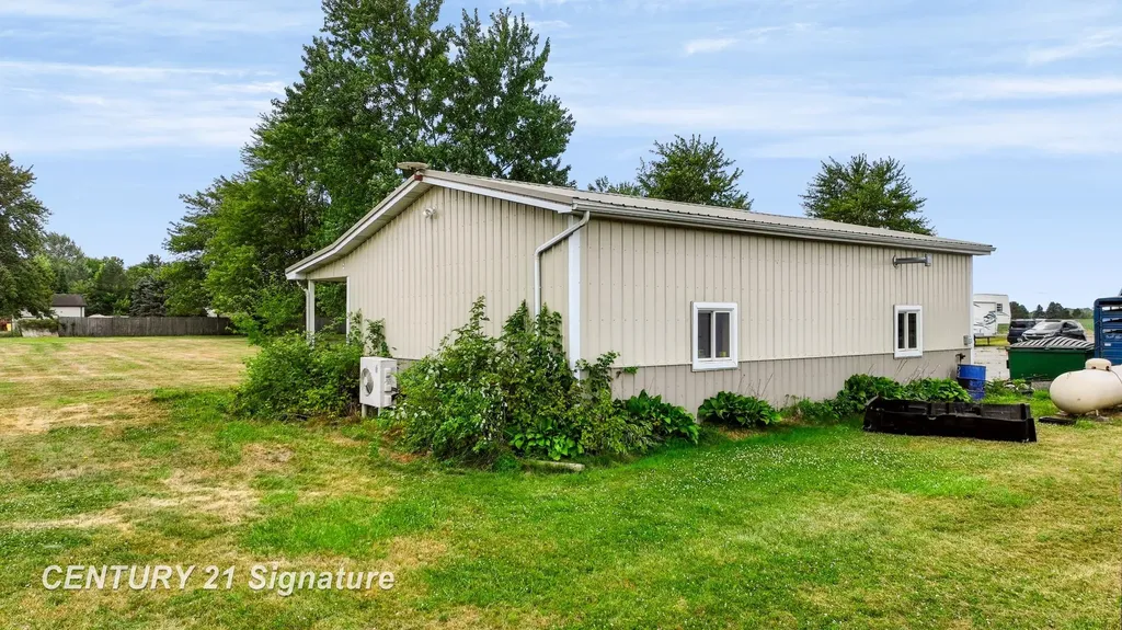 455 S Vernon Road Venice Township MI 48817
