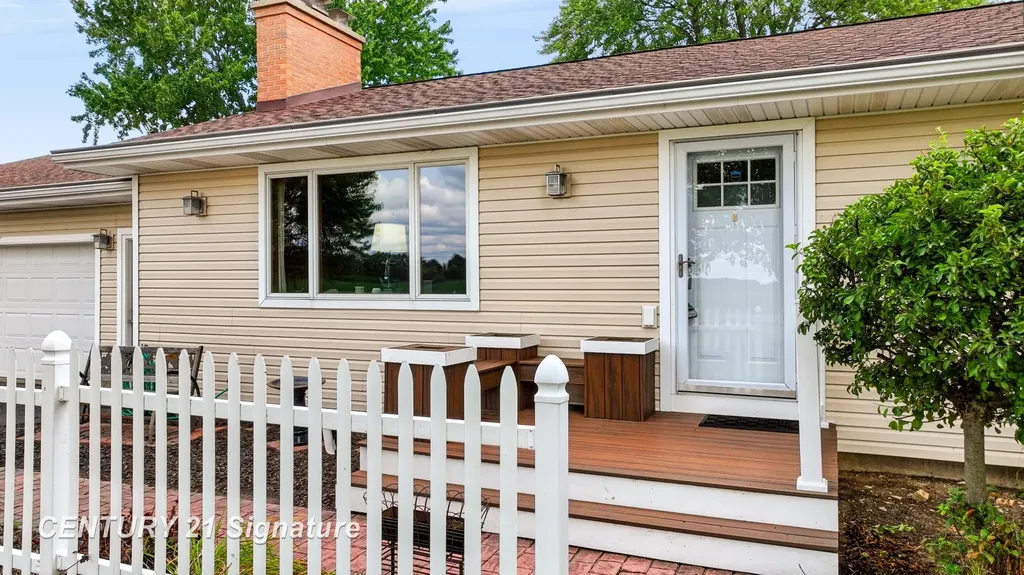 455 S Vernon Road Venice Township MI 48817