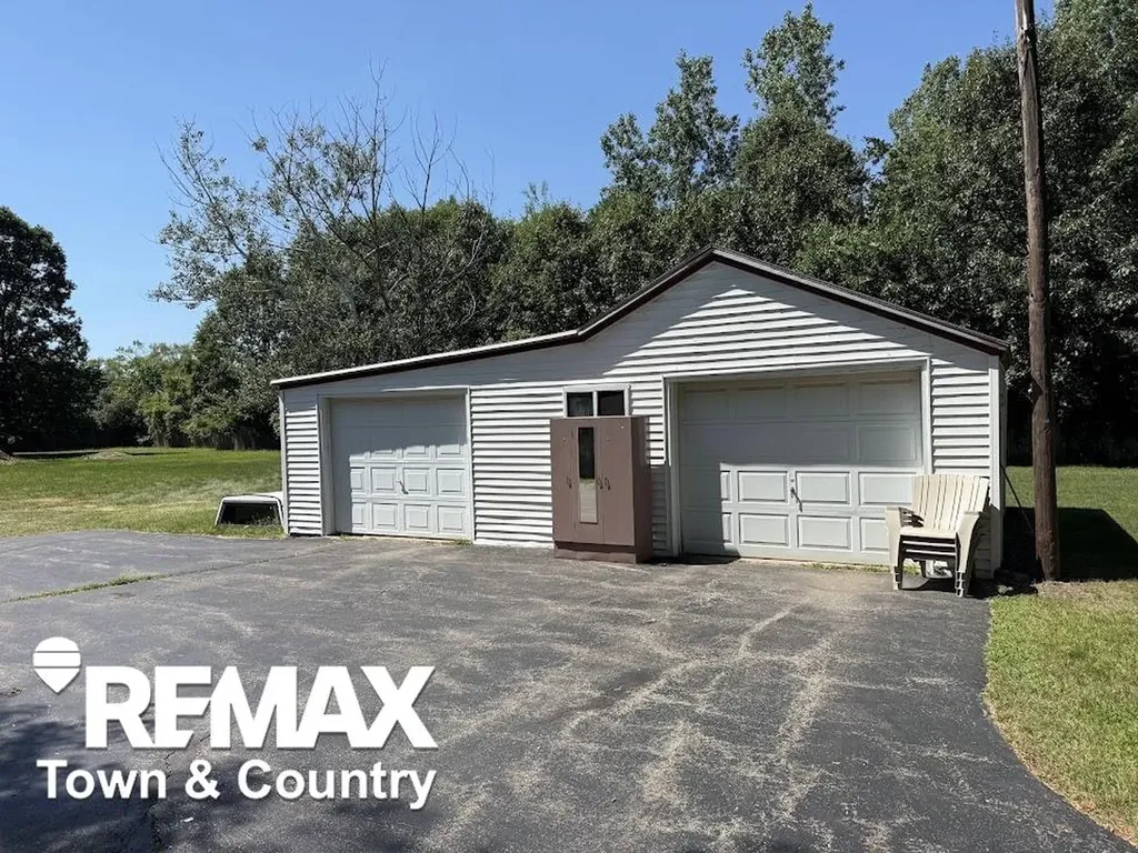 12267 N Saginaw Road Vienna Charter Township MI 48420