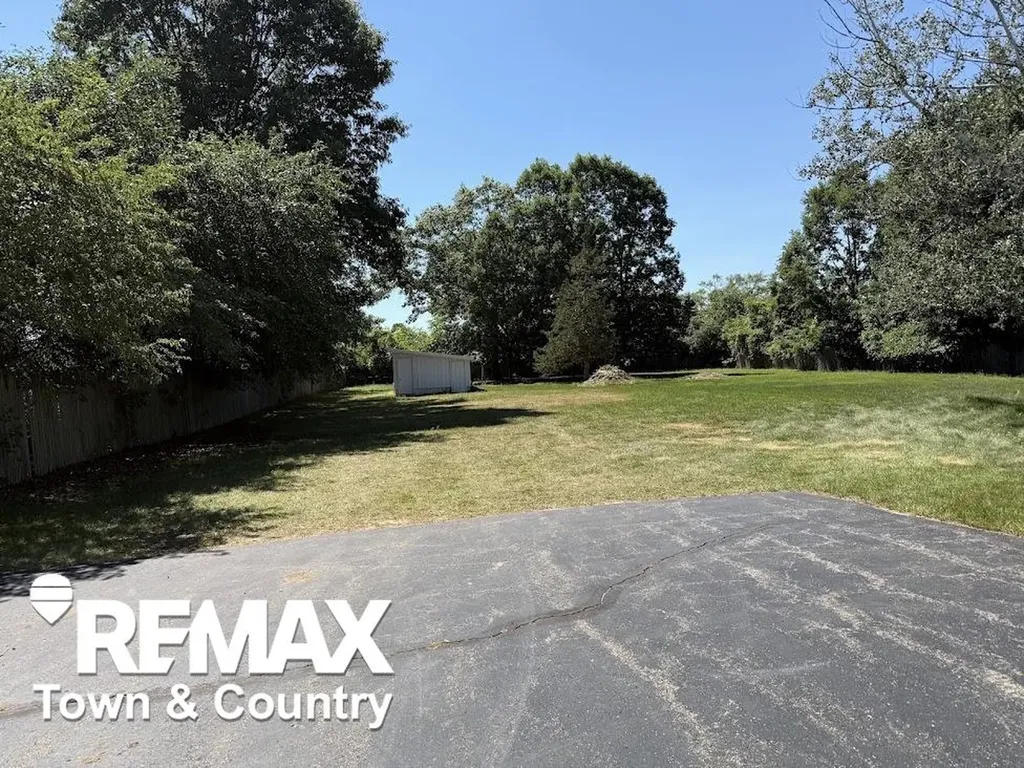 12267 N Saginaw Road Vienna Charter Township MI 48420
