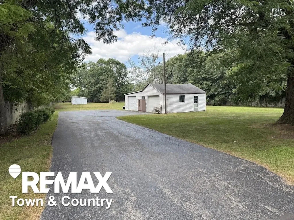 12267 N Saginaw Road Vienna Charter Township MI 48420