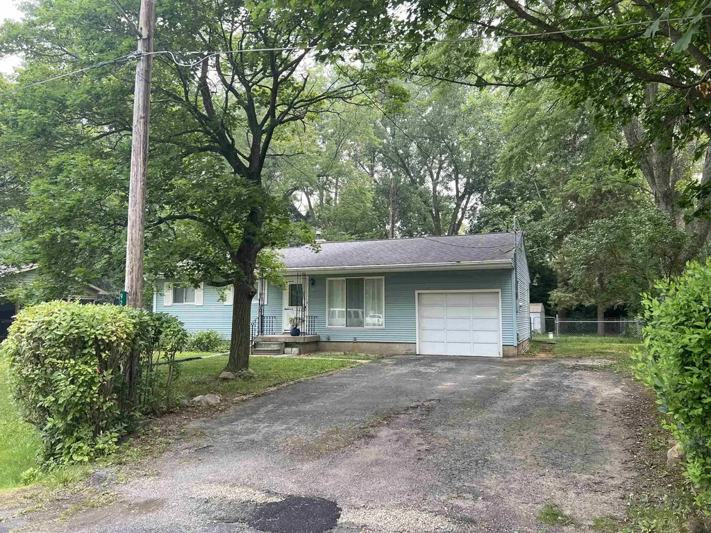 9222 Maplewood Street Thetford Township MI 48420