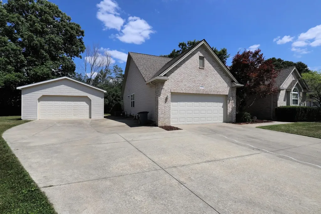 5273 Sequoia Court Burton City MI 48439