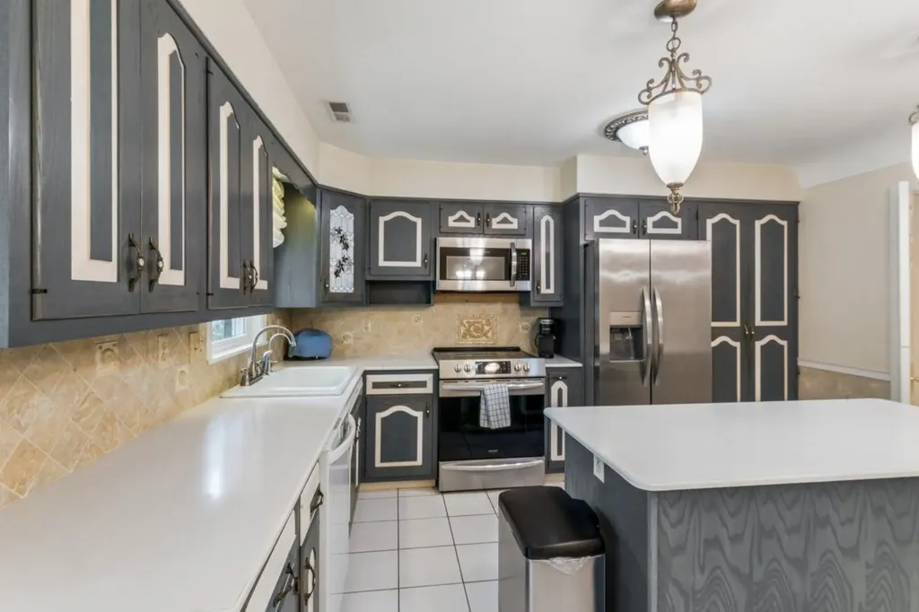 9422 S Saginaw Street Grand Blanc Charter Township MI 48439