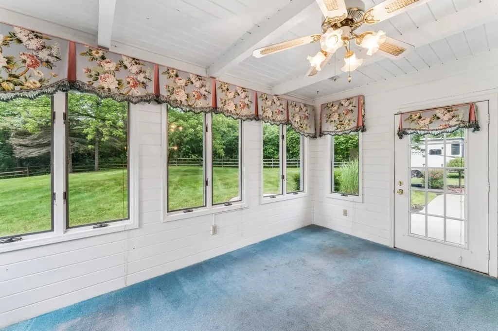9422 S Saginaw Street Grand Blanc Charter Township MI 48439