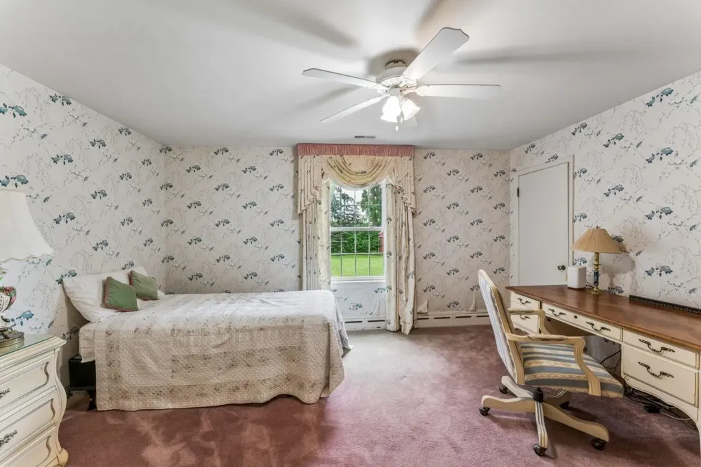 9422 S Saginaw Street Grand Blanc Charter Township MI 48439