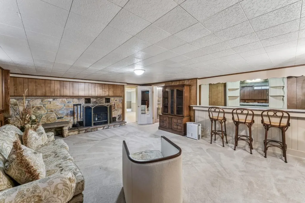 9422 S Saginaw Street Grand Blanc Charter Township MI 48439