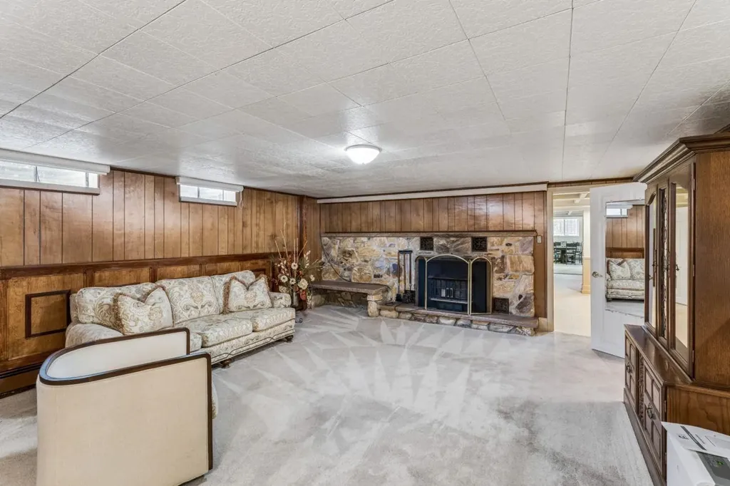 9422 S Saginaw Street Grand Blanc Charter Township MI 48439