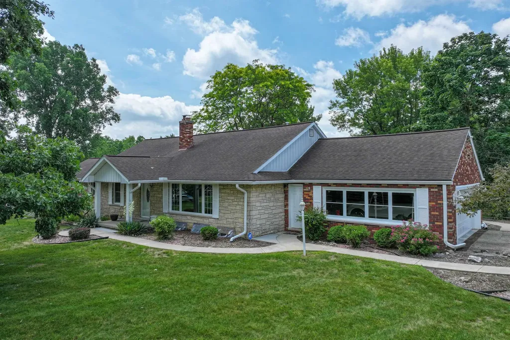9422 S Saginaw Street Grand Blanc Charter Township MI 48439
