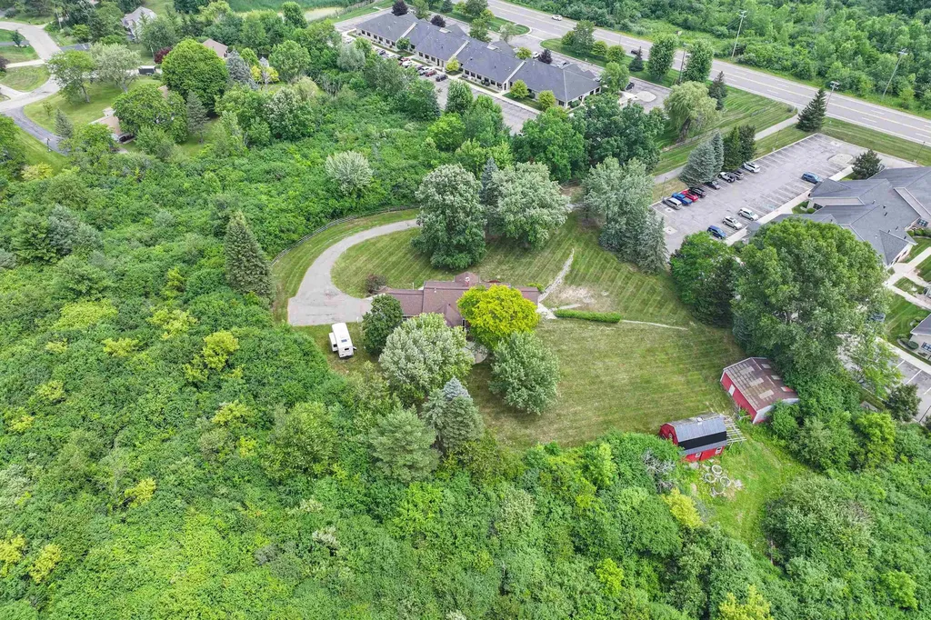9422 S Saginaw Street Grand Blanc Charter Township MI 48439