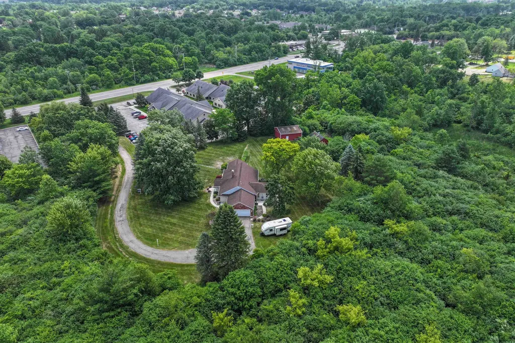 9422 S Saginaw Street Grand Blanc Charter Township MI 48439