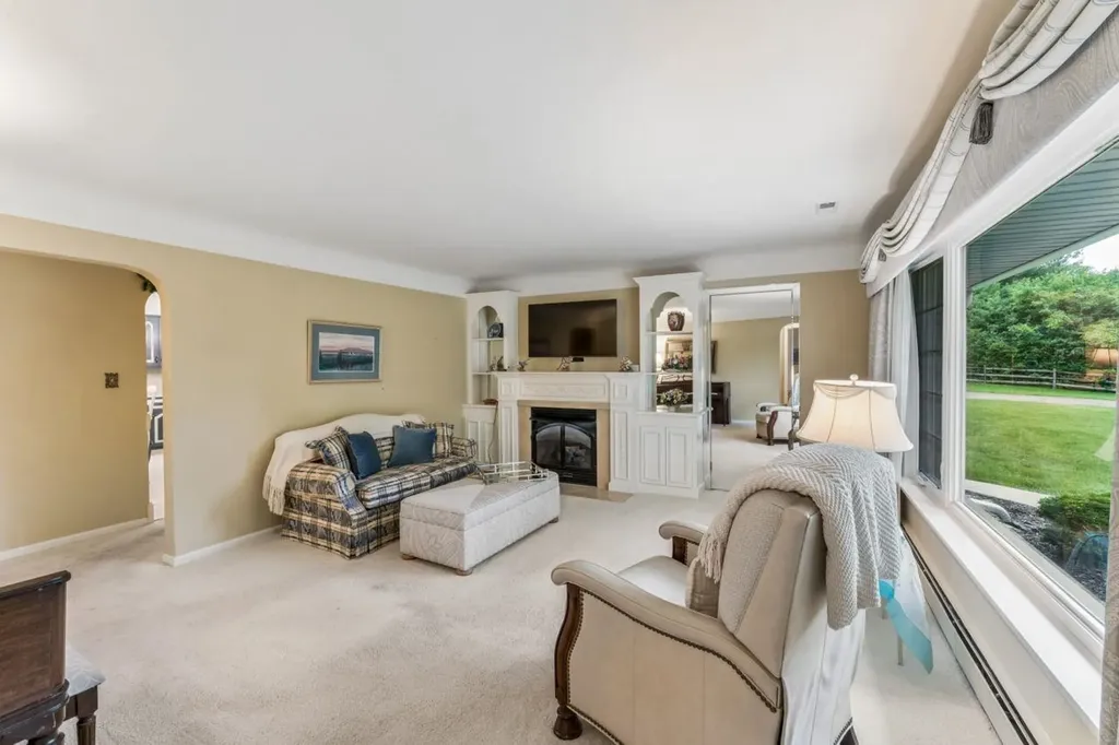 9422 S Saginaw Street Grand Blanc Charter Township MI 48439