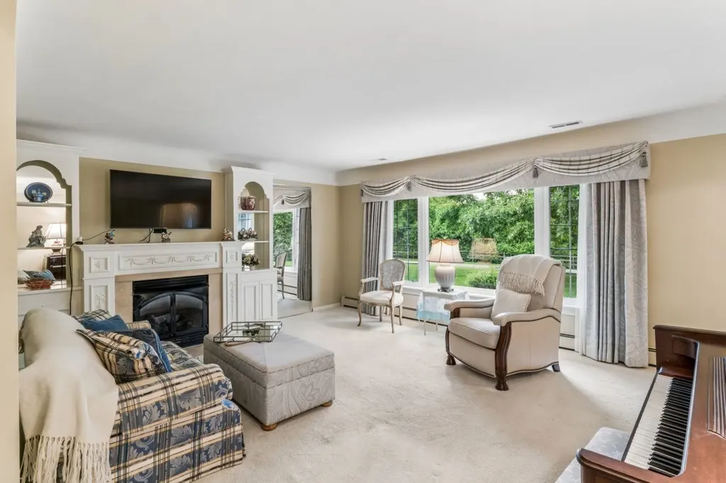 9422 S Saginaw Street Grand Blanc Charter Township MI 48439