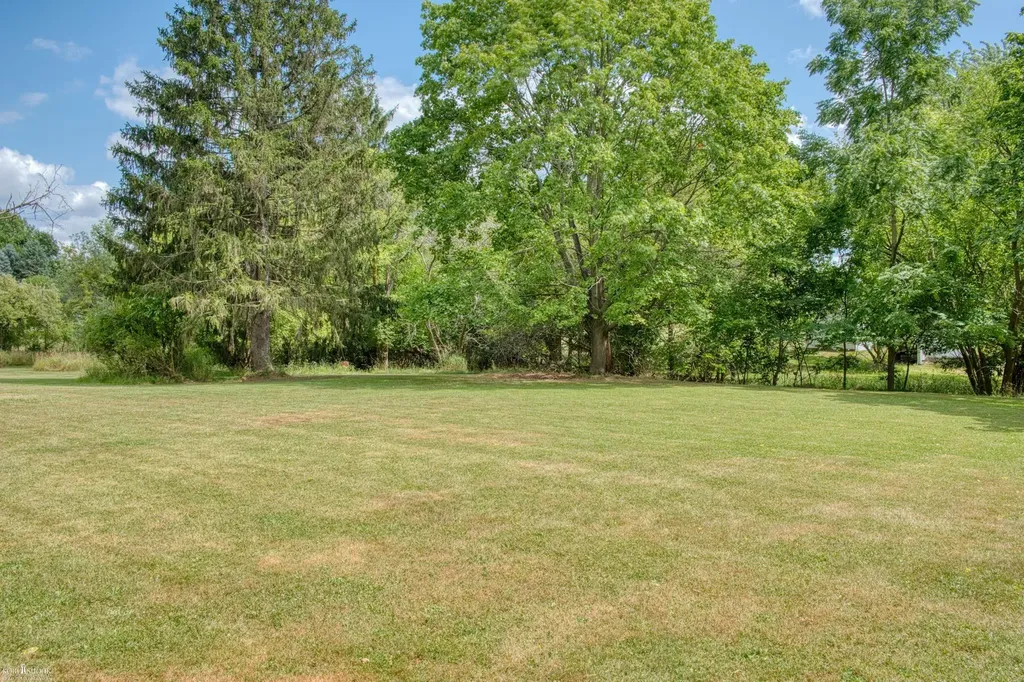 745 Raymond Road Owosso Charter Township MI 48867
